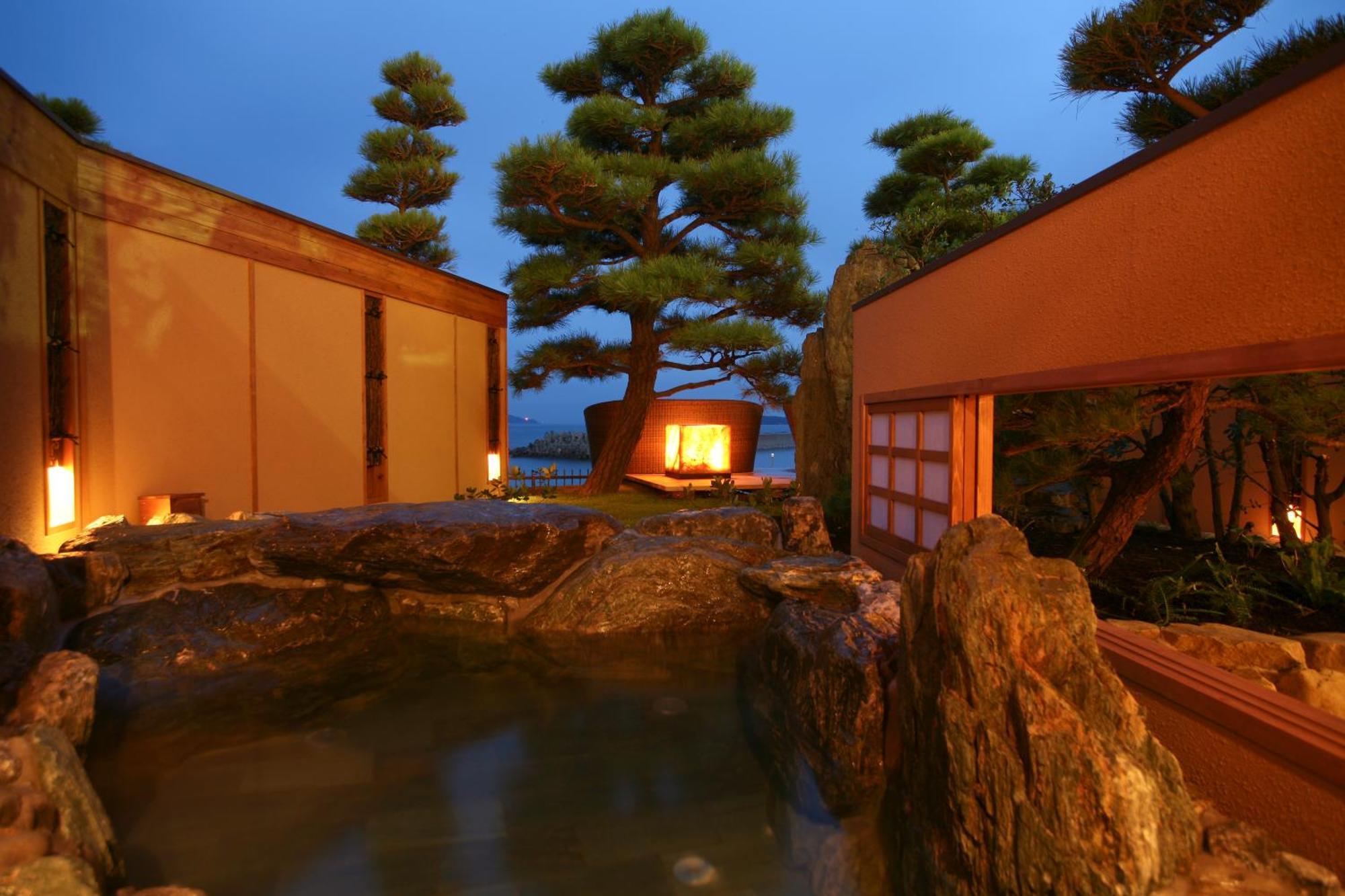 Hotel New Awaji Sumoto Экстерьер фото