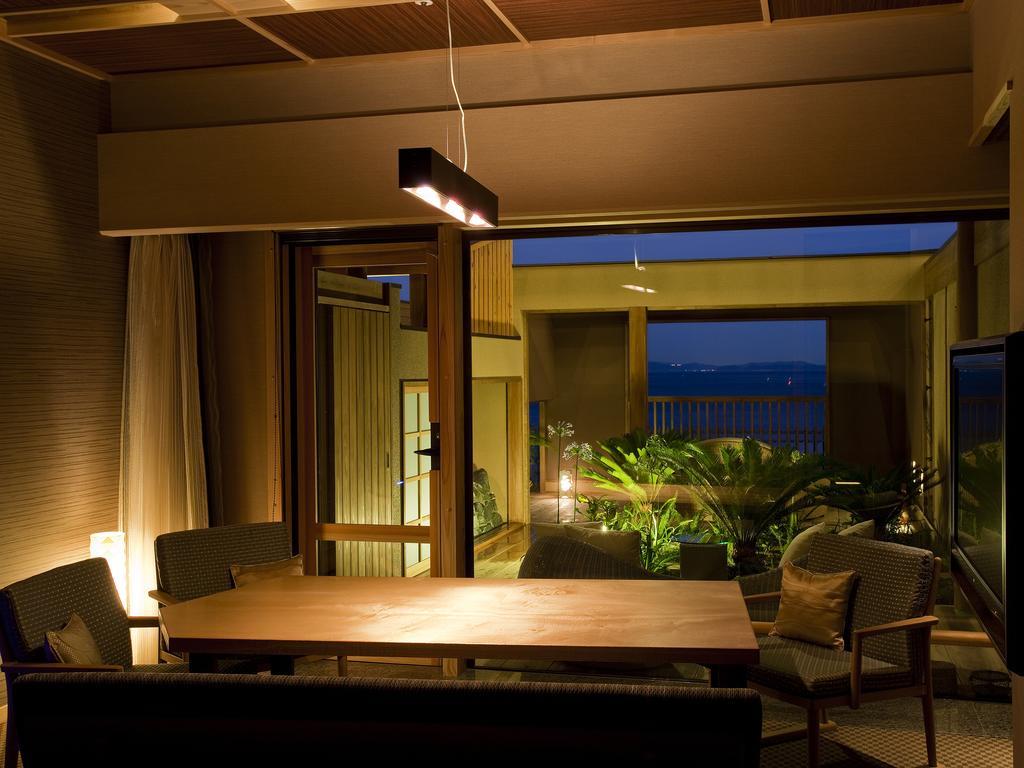 Hotel New Awaji Sumoto Экстерьер фото