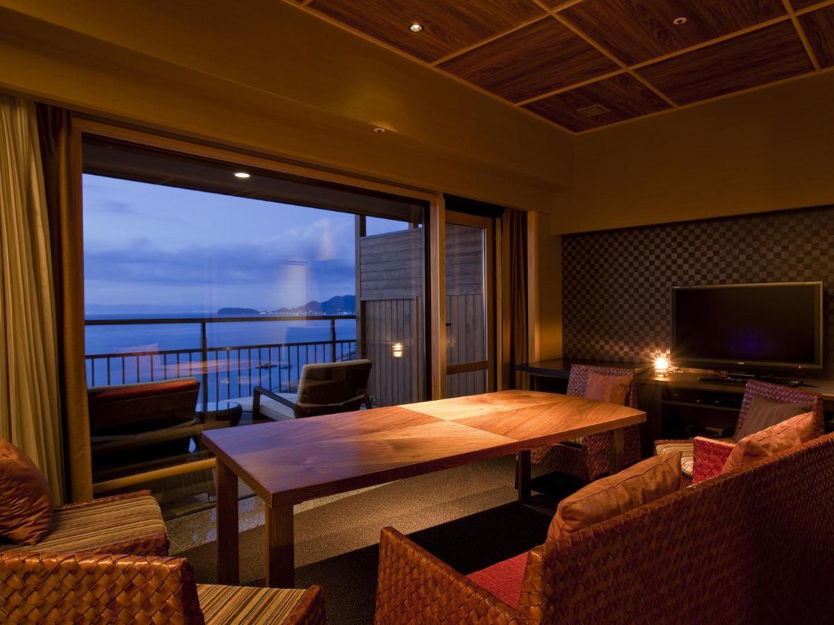 Hotel New Awaji Sumoto Экстерьер фото